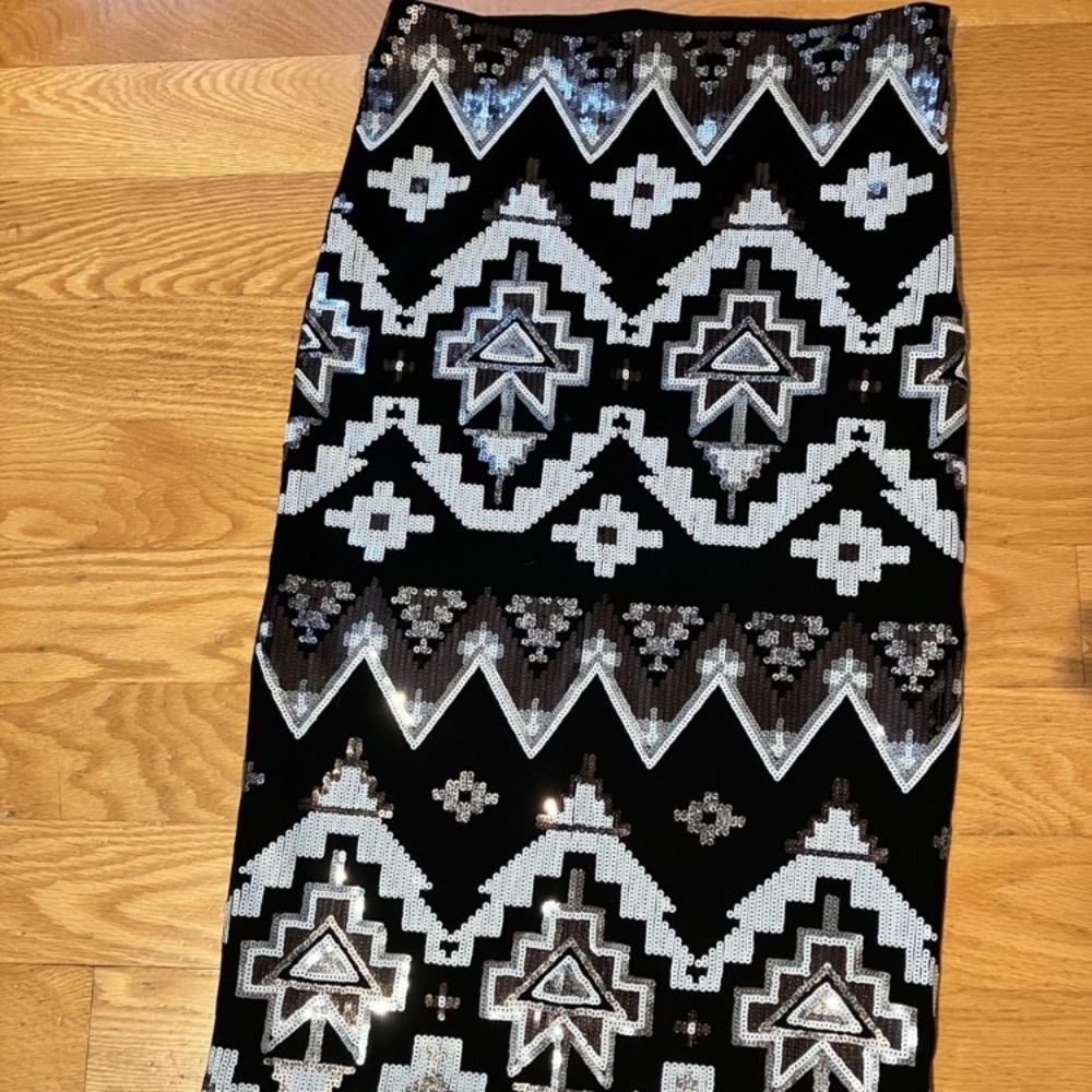 Midi skirt size M